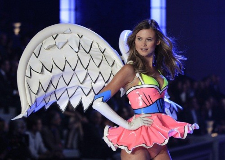 Victorias Secret Fashion Show 2011: Super Angels Collection