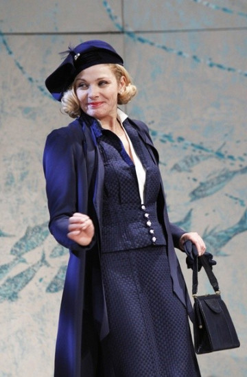 Kim Cattrall, Paul Gross in Noel Coward's classic comedy 'Private Lives' Kim Cattrall, Paul Gross in Noel Coward's classic comedy 'Private Lives'
