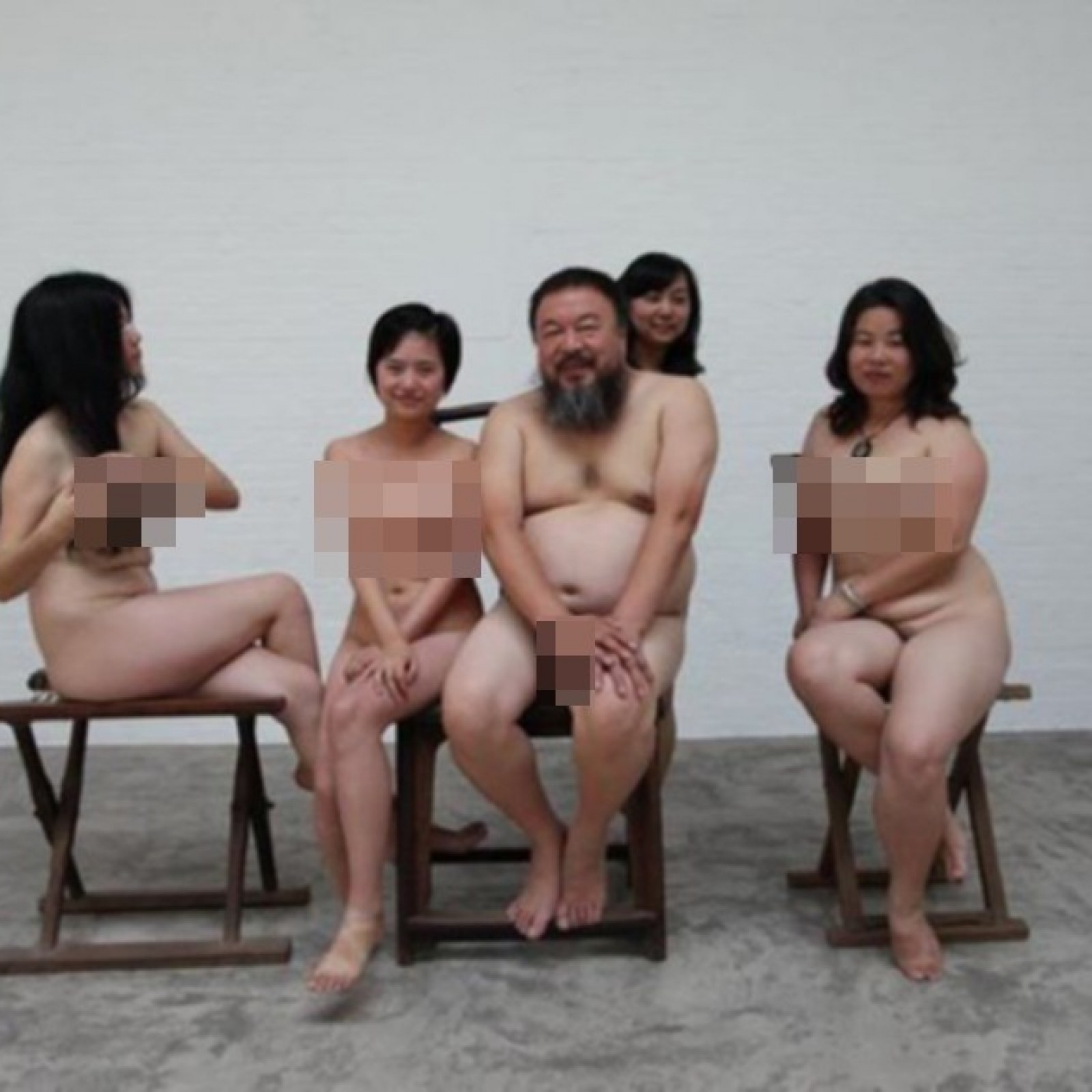 china girl weiwei nude Ai Weiwei's Fans Post Nude Pictures after the Artist Faces 'Porn'  Investigation | IBTimes UK