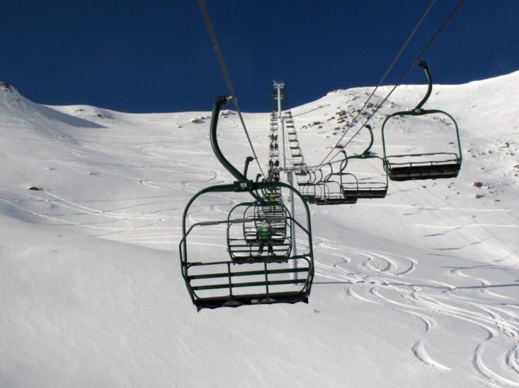Snow ski lift