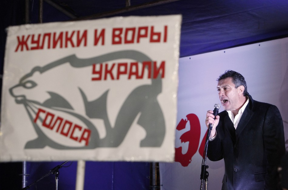 Opposition leader Boris Nemtsov speaks during an opposition protest in central Moscow December 5, 2011