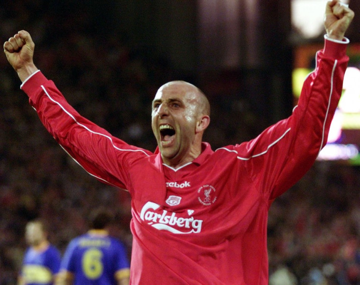 Liverpool&#039;s Gary McAllister celebrates scoring a penalty against Deportivo Alaves during the UEFA Cup final