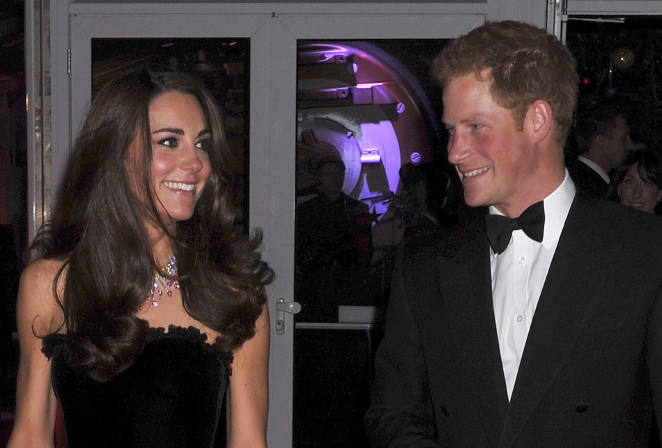Kate Middleton Dazzles in Alexander McQueen Gown (PHOTOS) | IBTimes UK