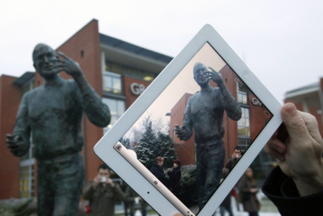 Steve Jobs Bronze Statue