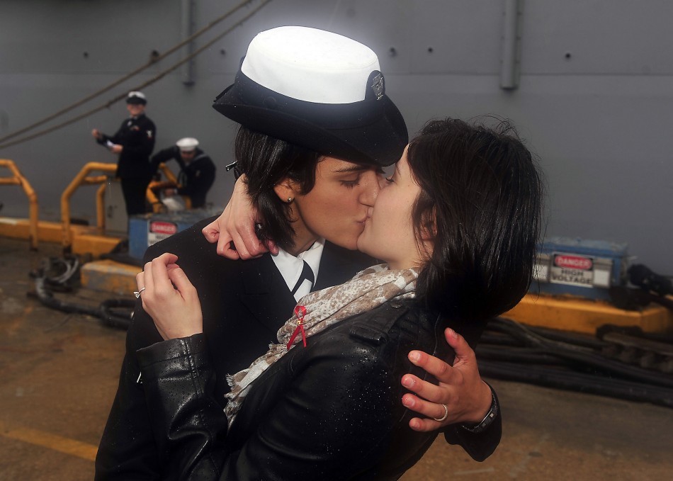 Lesbian Couple Share First Gay Dockside Kiss In Us Navy -1415