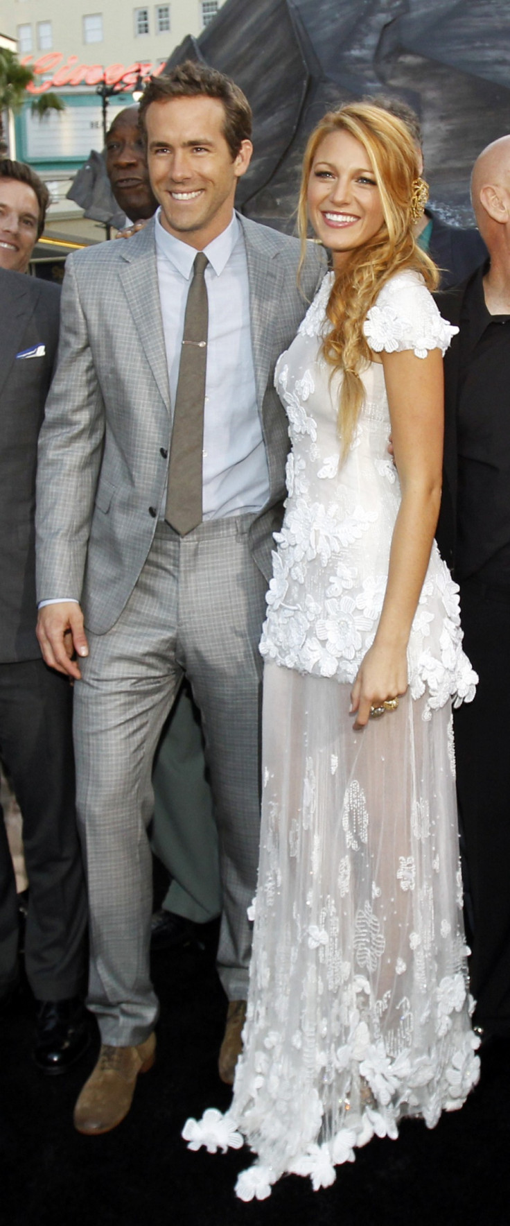 Reynolds and Lively pose at the premiere of "Green Lantern" at the Grauman's Chinese theatre in Hollywood Reynolds and Lively pose at the premiere of "Green Lantern" at the Grauman's Chinese theatre in Hollywood