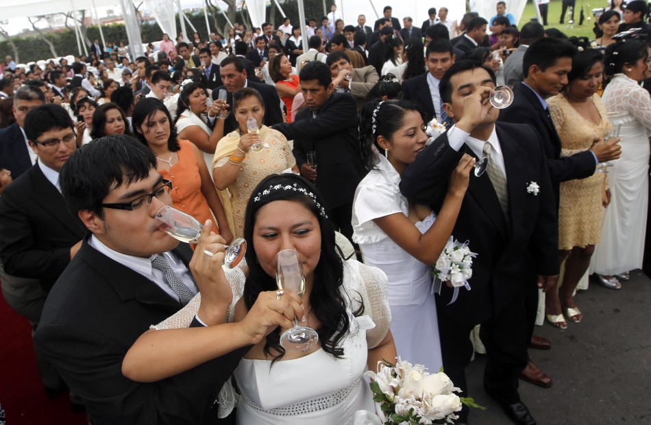 Perus Mass Wedding