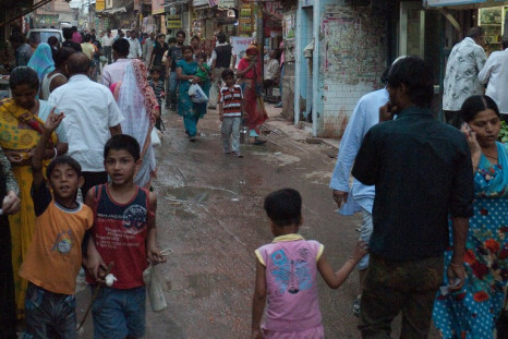 A bustling New Dehli street