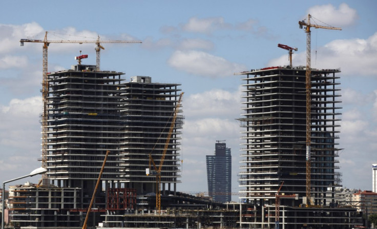 Construction of a shopping and housing center in Istanbul