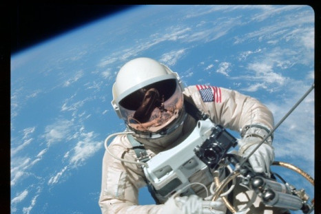 Digitally restored images of Man's early Space missions