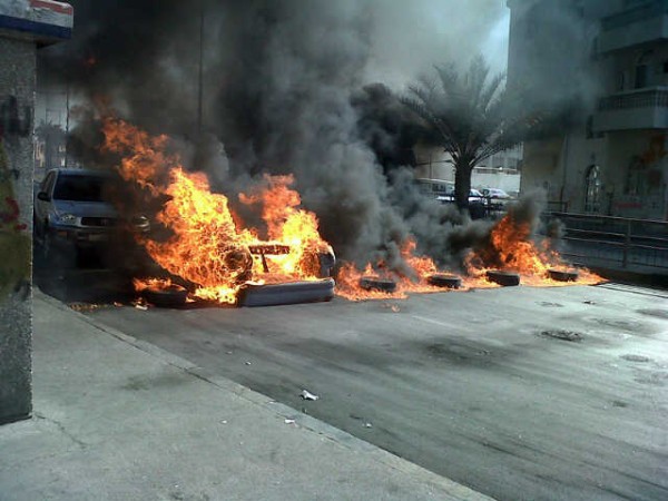 Road blocks set up by violent opposiition activists in in Al-Daih village
