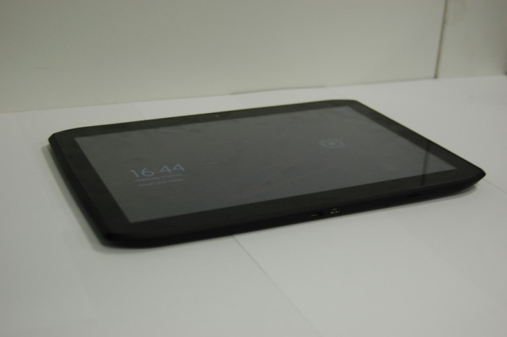 Motorola Xoom 2 Tablet Review: Shiny Wrapper Distracts from Sweet Centre