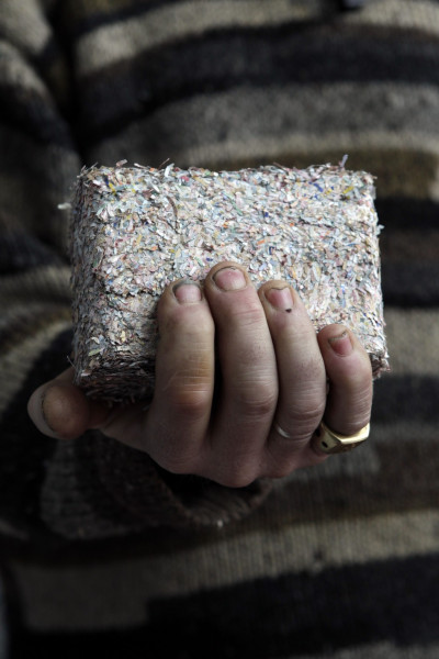 Irish Artist Builds Home from 1.4bn Worth of Shredded Notes Irish Artist Builds Home from 1.4bn Worth of Shredded Notes