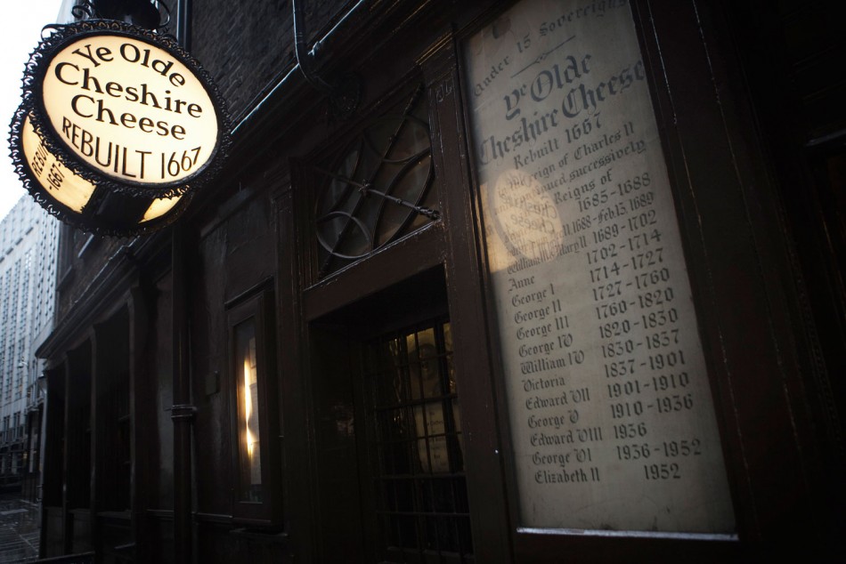 From Lincolns Inn to Curiosity Shop A Tour across Charles Dickens London