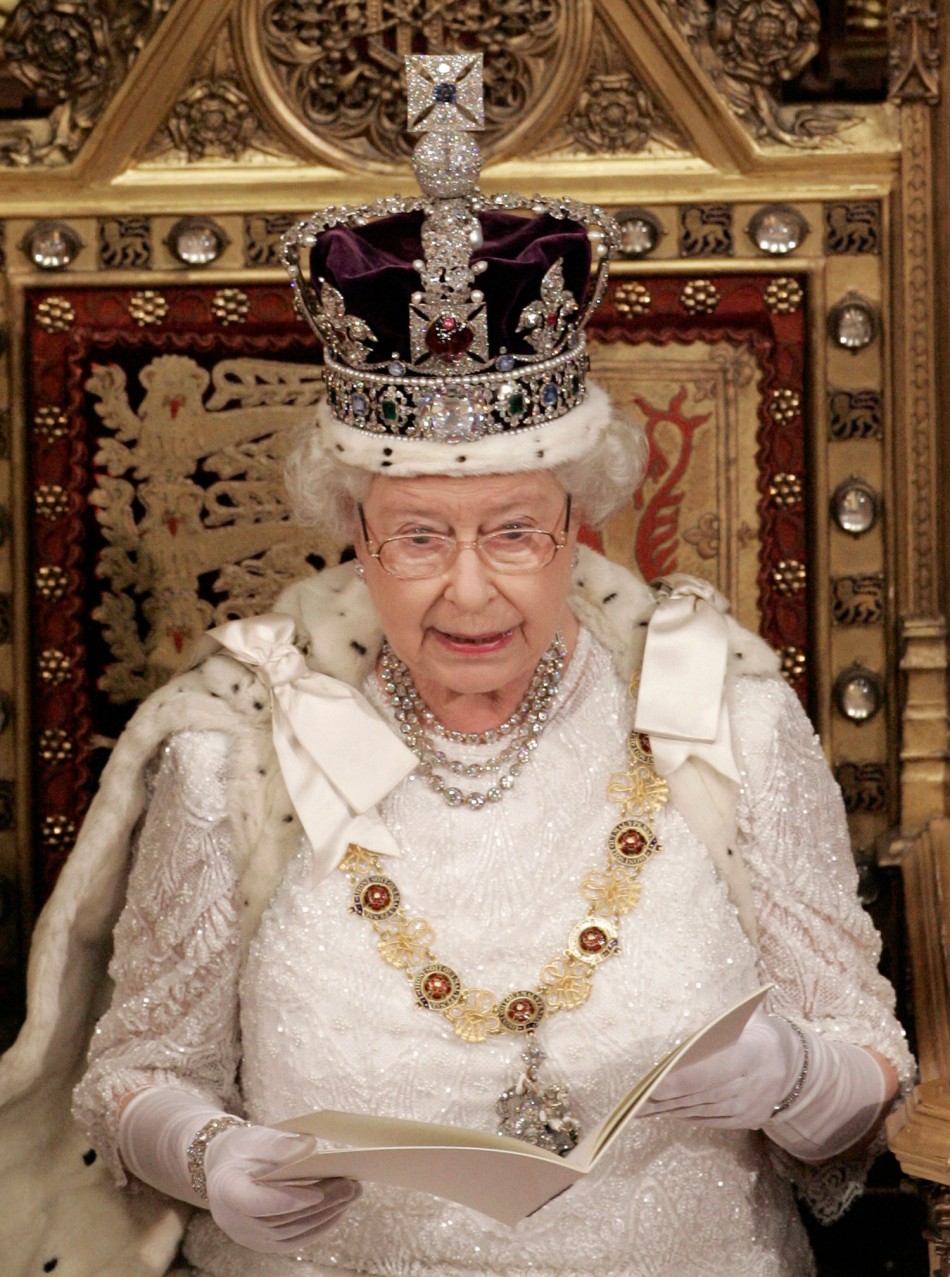 Queen Elizabeth Renews Pledge on 60th Anniversary