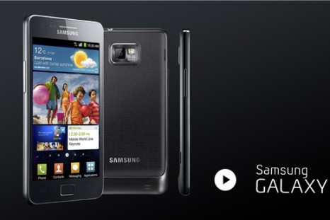 Samsung Galaxy S3 and Apple iPhone 5 Defy Motorola