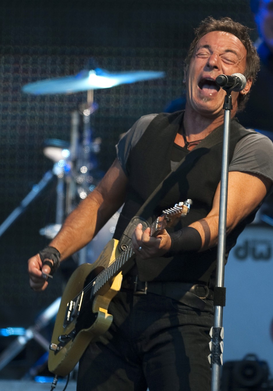 Bruce Springsteen's 'Wrecking Ball' Tops UK Album Charts