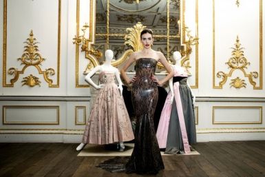 V&A Displays British Glamour since 1950 through Exclusive Couture Creations