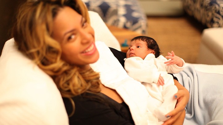 Mothers Day 2012 Beyonce, Angelina Jolie and Other Celebrity Moms with their Children