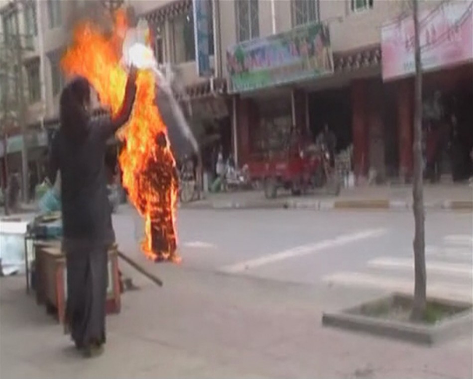 Tibetan Buddhist nun Palden Choetso burns herself to death on streets of Daofu