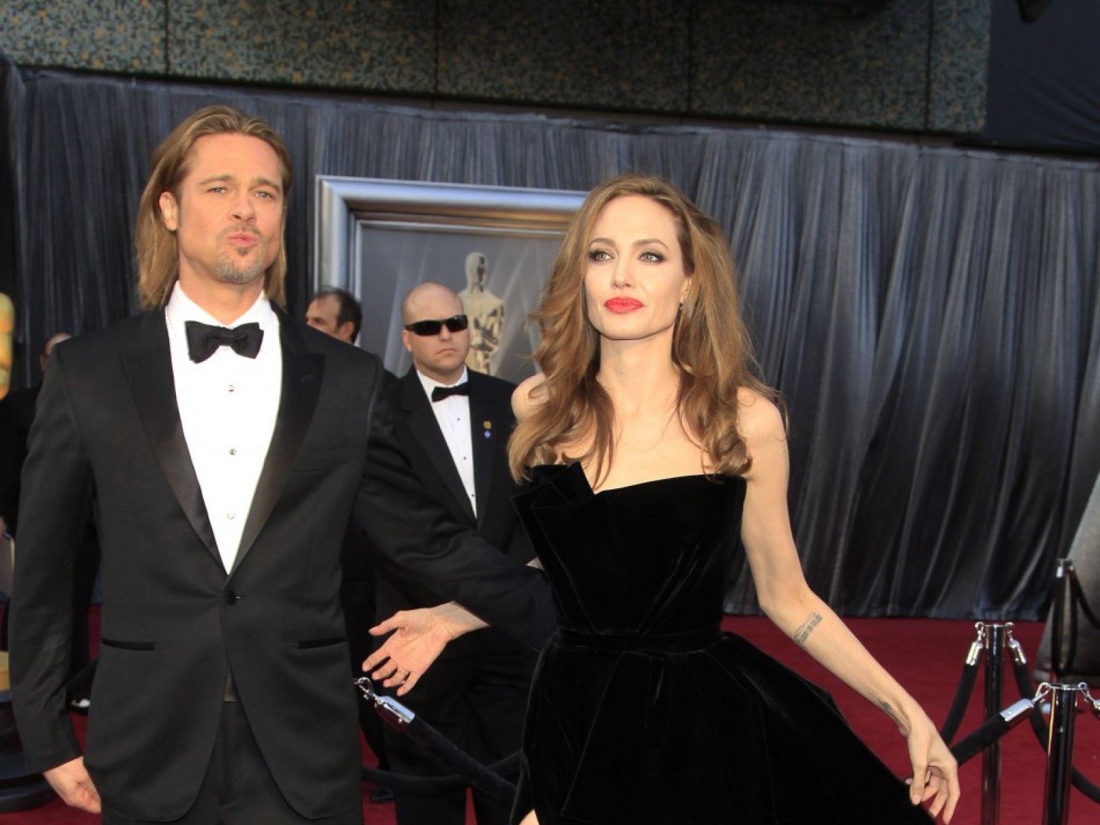 angelina jolie black dress oscars 2012 Angelina Jolie Black Strapless Oscars Red Carpet 2012 Dress
