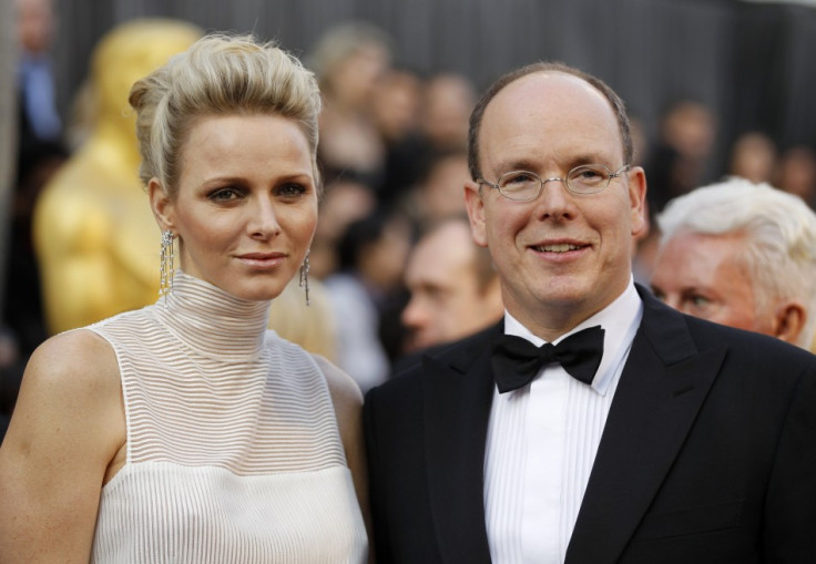 Princess Charlene Joins the ‘Retro’ Fever at Oscars 2012, Dons White on Red Carpet
