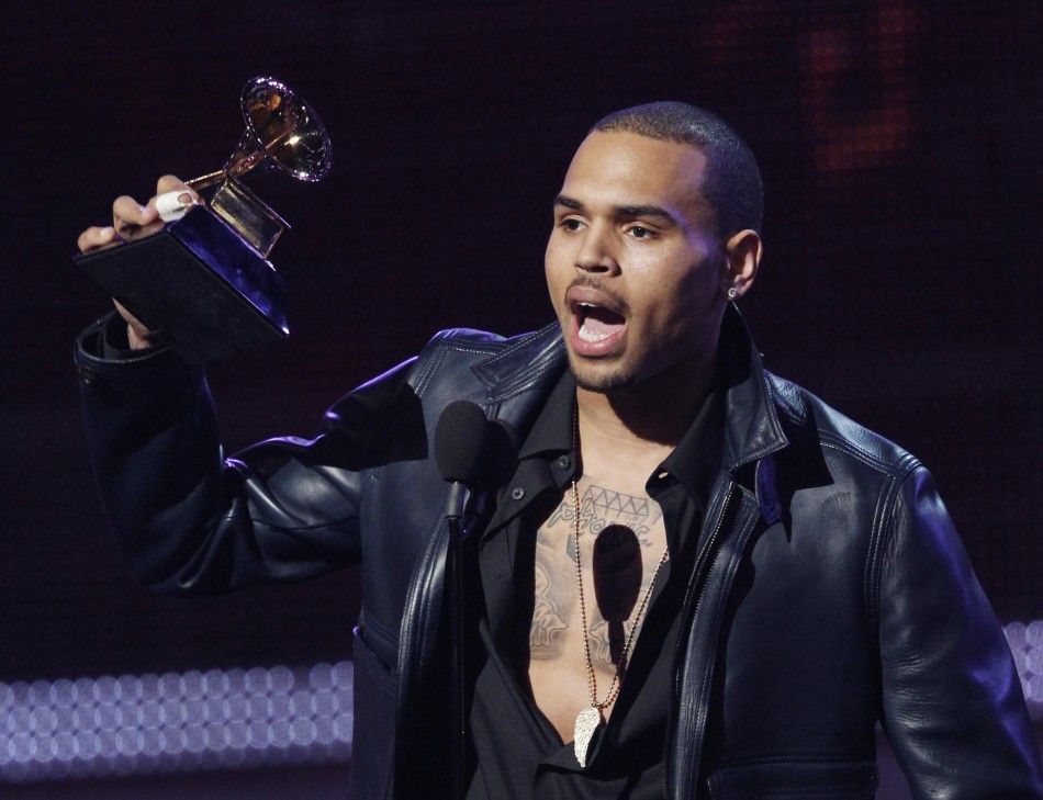 Although buzz from last nights Oscar ceremony is still clouding viewers minds, another award show sparked some hype this weekend. At this past Saturdays Independent Spirit Awards, comedian Seth Rogen took a jab at RB singer Chris Brown.
