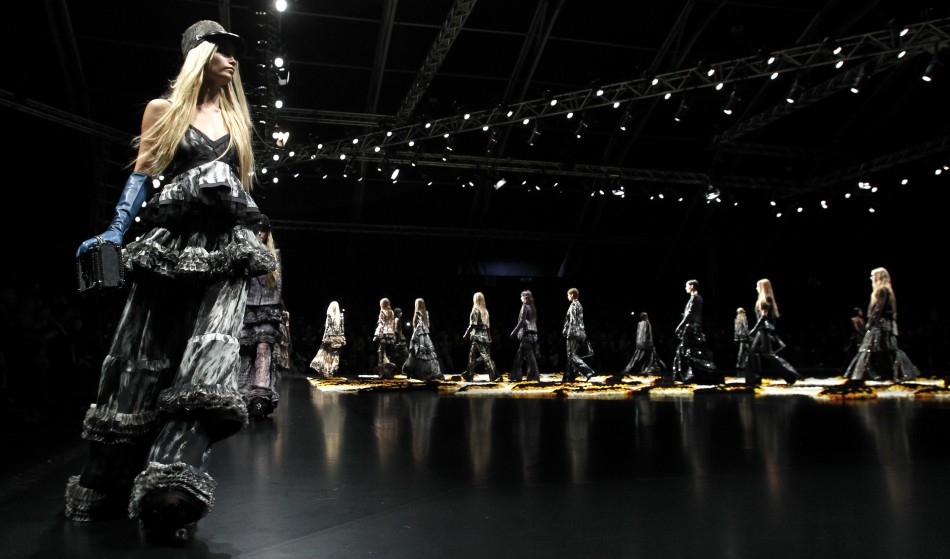 Supermodel Naomi Campbell Sizzles in Roberto Cavalli Milan Show
