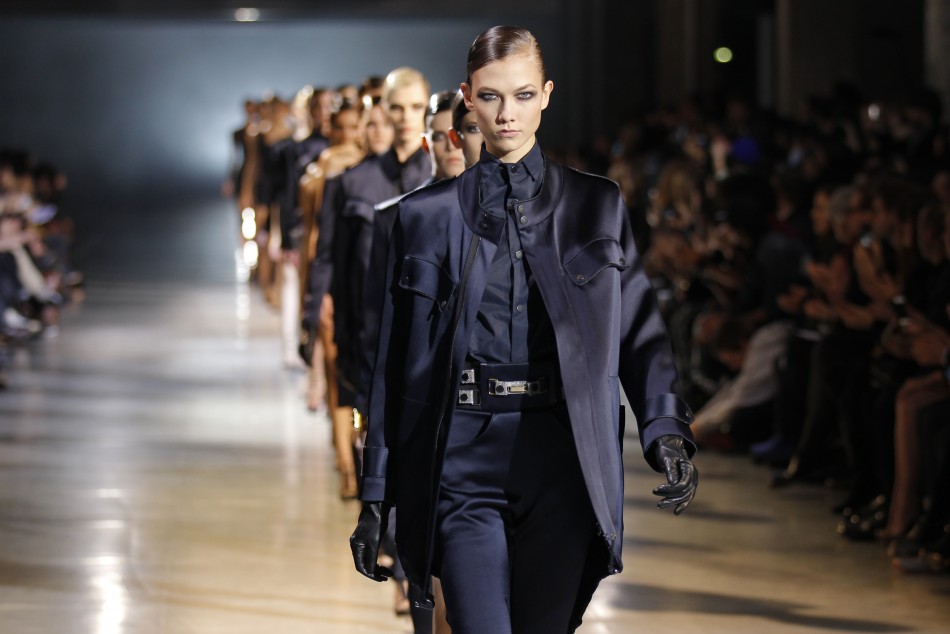 Top Models Karlie Kloss, Anja Rubik Kick-starts 2012 Paris Fashion Week