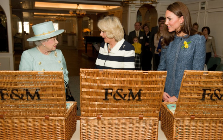 Fortnum & Mason Tea: Kate Middleton’s Azure Coat & Queen’s Cake in Pictures