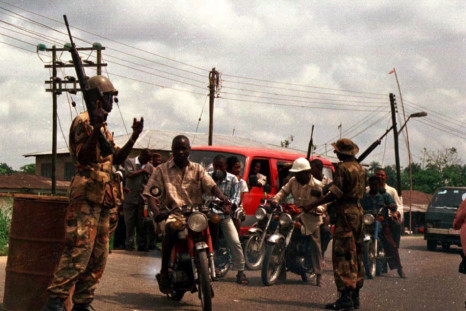 Nigerian soldiers at checkpoint in oil-producing Niger Delta