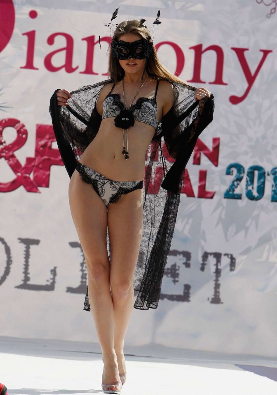 Hottest Lingerie Models in the 2012 Ski and Fashion Festival