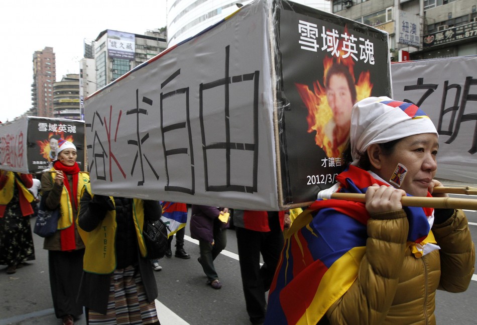 Tibetans and supporters in Taiwan marched the streets to mark Tibetan uprising