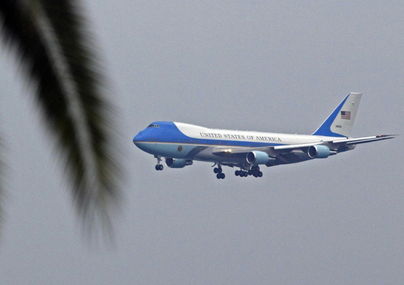 President Obama invites Prime Minister Cameron to fly onboard Air Force One