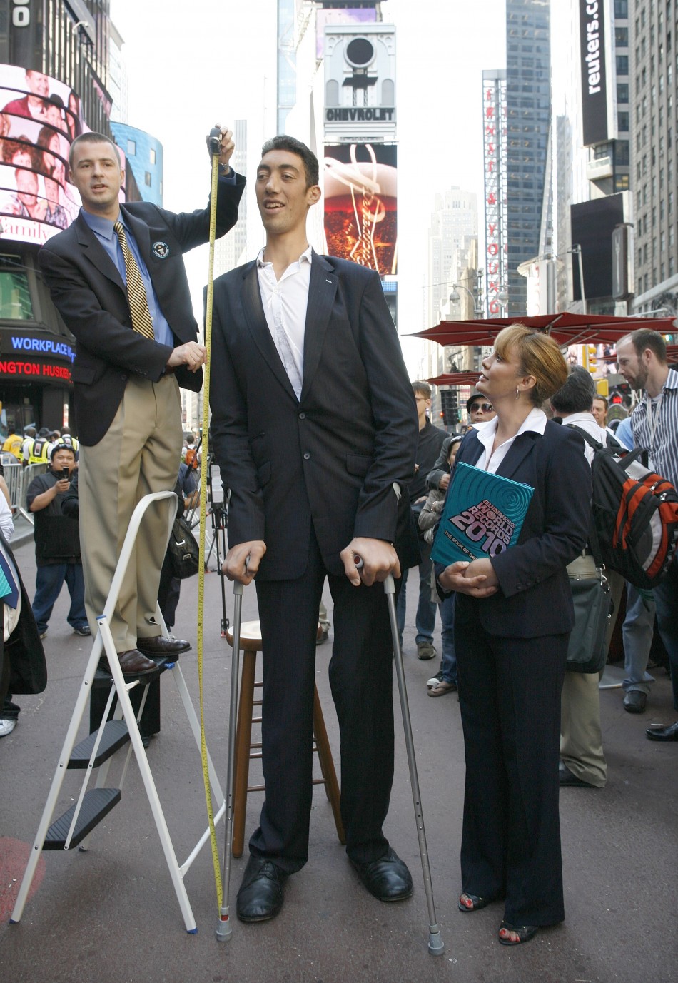 World's tallest man Sultan Kosen stops growing