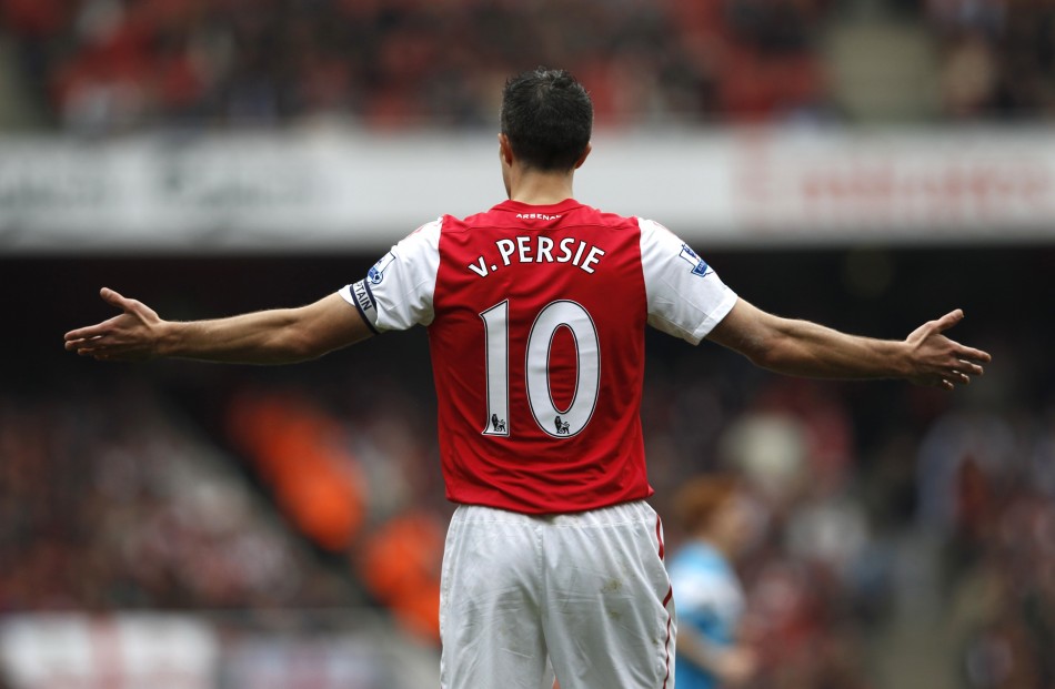 Former AC Milan Man Tells Van Persie to Leave Arsenal if he Wants to