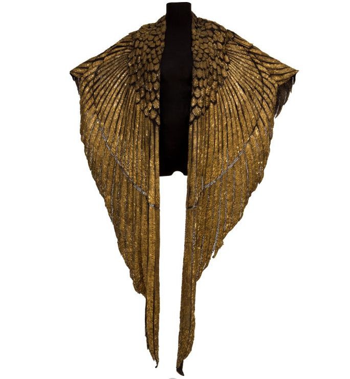 Cape worn by Elizabeth Taylor for iconic scenes in 1963 film Cleopatra is set for  auction