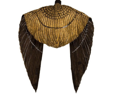 Cape worn by Elizabeth Taylor for iconic scenes in 1963 film Cleopatra is set for auction. Cape worn by Elizabeth Taylor for iconic scenes in 1963 film Cleopatra is set for auction.