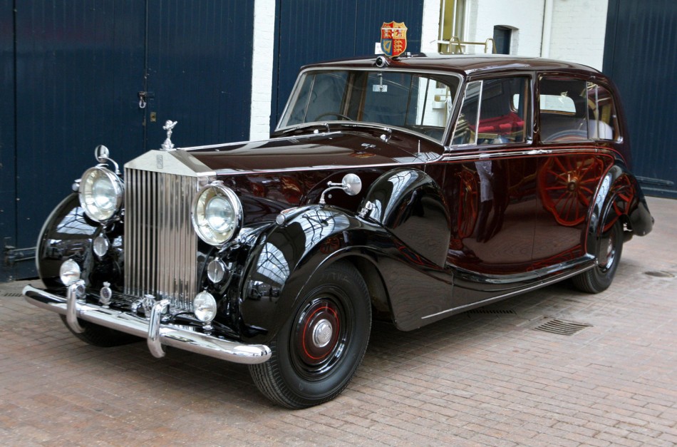 Goodwood Celebrates Queen's Diamond Jubilee with Exclusive Royal Cars