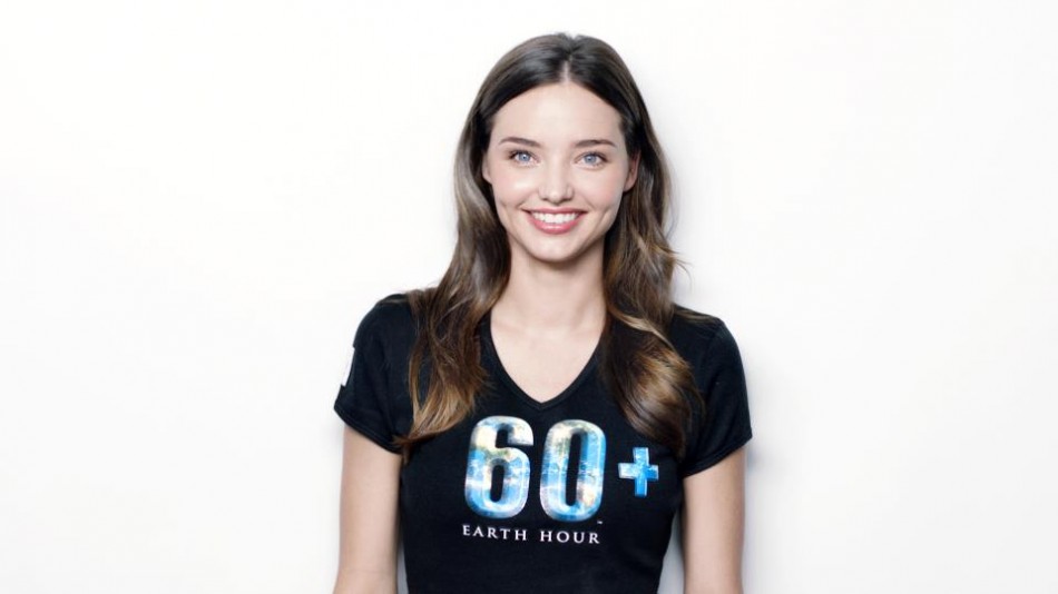 Victoria Secret039s Angel Miranda Kerr Conducts Earth Hour Free Yoga Class for Public