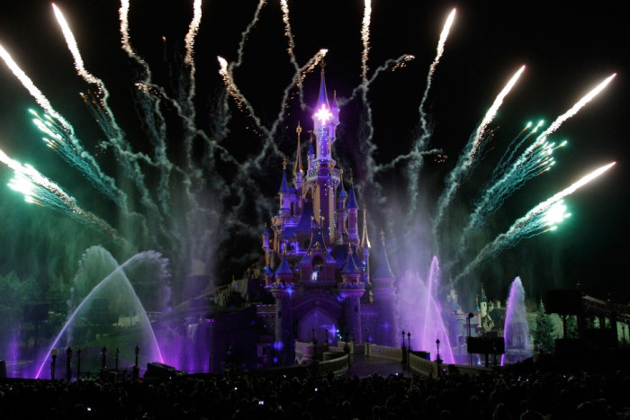 From Salma Hayek to Katie Melua: Celebs at 20th Paris Disneyland Resort Anniversary Celebrations From Salma Hayek to Katie Melua: Celebs at 20th Paris Disneyland Resort Anniversary Celebrations