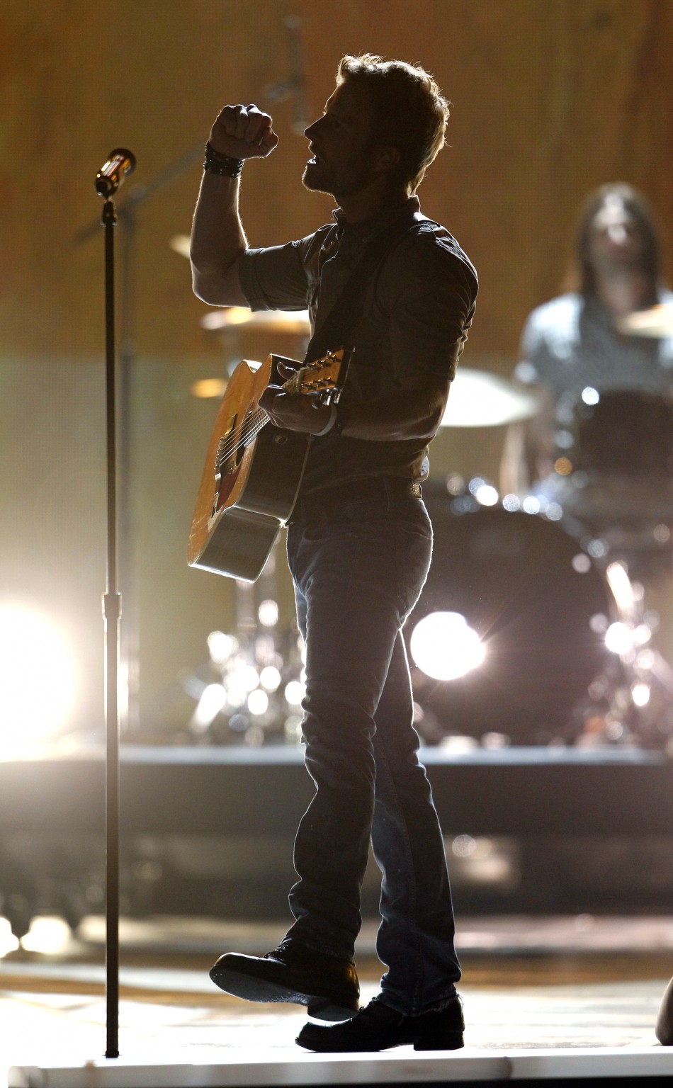 Dierks Bentley performs quotHomequot at the 47th annual Academy of Country Music Awards in Las Vegas