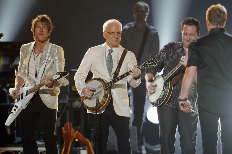 Actor, comedian and musician Steve Martin performs quotBanjoquot with Rascal Flatts at the 47th annual Academy of Country Music Awards in Las Vegas