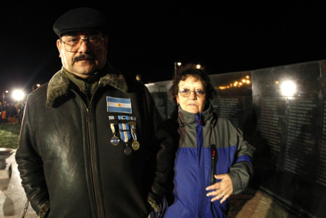 Falklands War veteran Hector Jacinto Lucero (L) and his wife Maria del Carmen