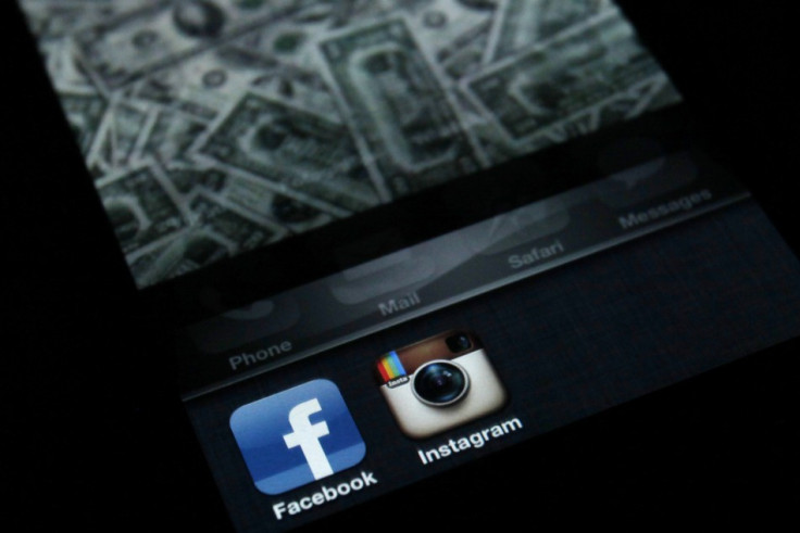 Facebook Buys Photo-Sharing Service Instagram for $1 Billion