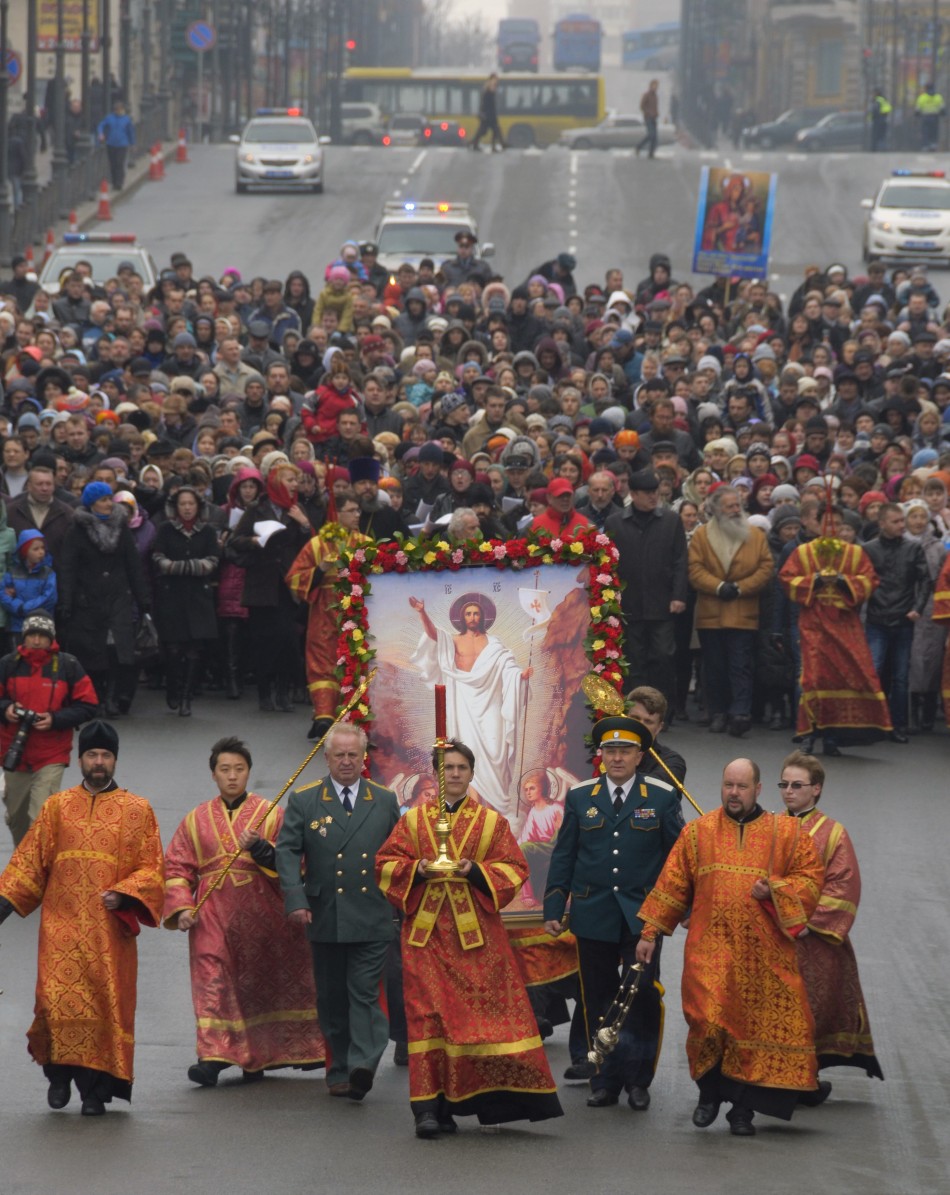 Orthodox priests lead an Easter procession in Russias far Eastern port of Vladivostok
