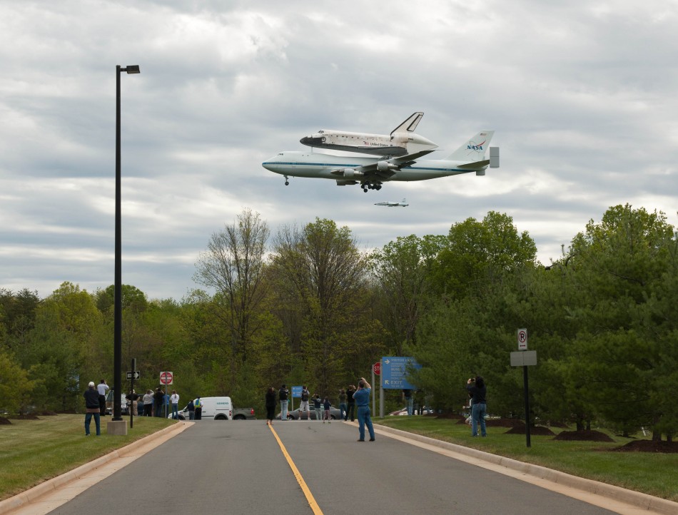 Discovery mounted atop a NASA 747 Shuttle