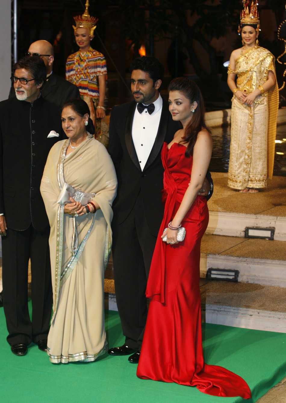 Bollywood actors Amitabh Bachchan, his wife Jaya Bachchan, son Abhishek Bachchan and his wife Aishwarya Rai Bachchan arrive the 9th IIFA awards in Bangkok in 2008