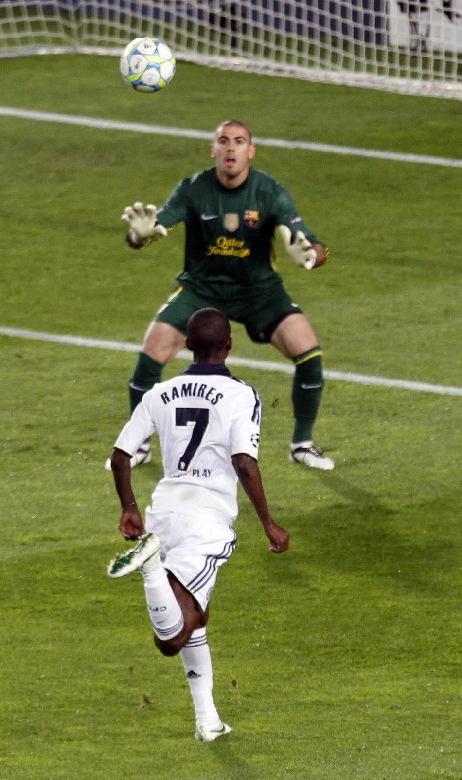 Chelsea039s Ramires scores a goal over Barcelona039s Valdes during their Champions League soccer semi-final in Barcelona