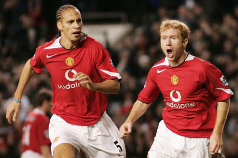Rio Ferdinand wants Scholes to continue for another year